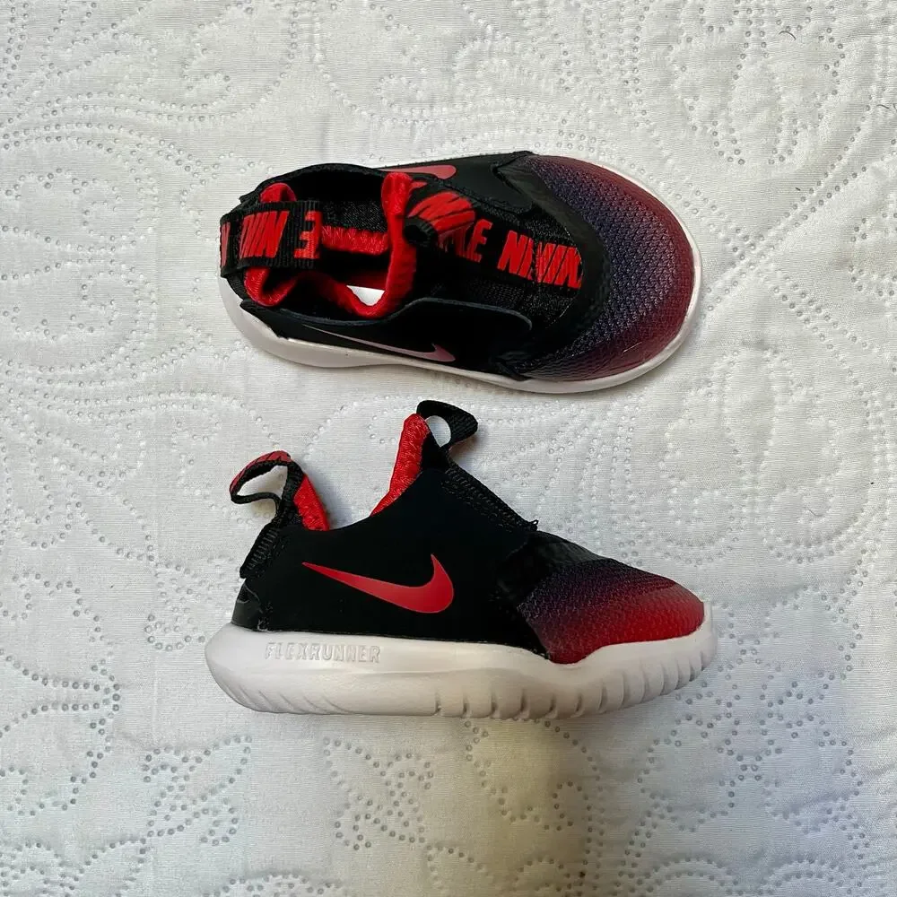 NEW Nike Flex Runner Slip On Sneakers Size 4
